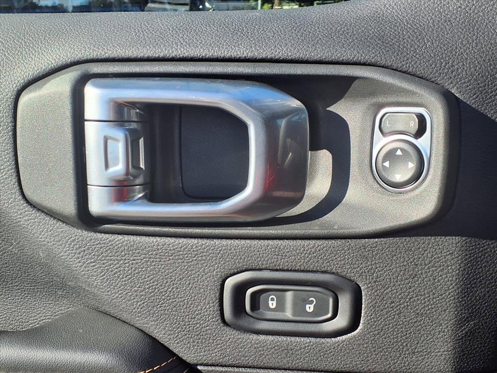 Used 2024 Jeep Gladiator Sport image 11