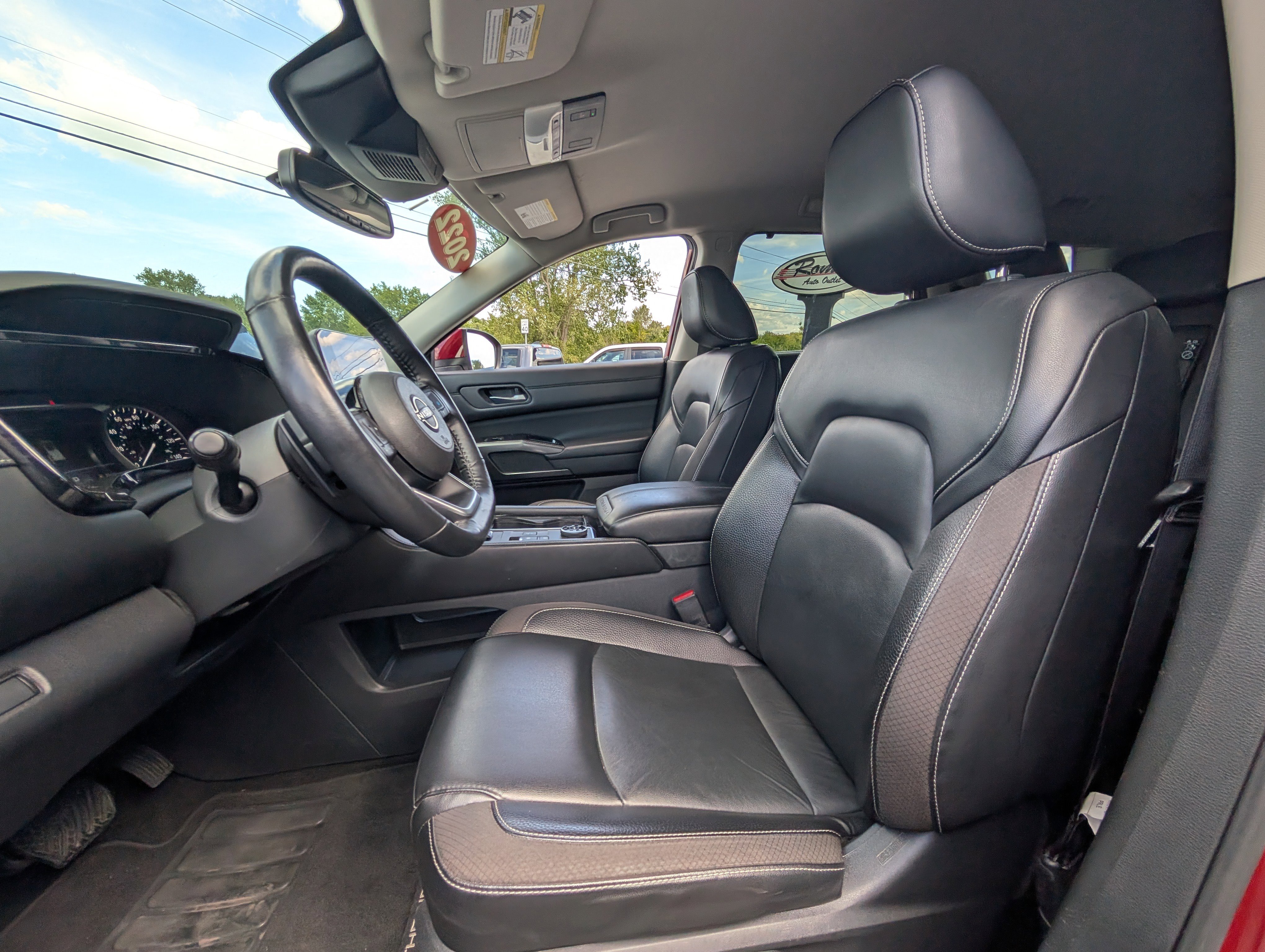 Used 2022 Nissan Pathfinder SL image 31