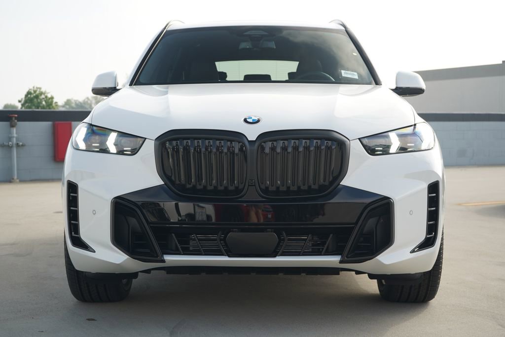 New 2026 BMW X5 xDrive40i w/ M Sport Package image 2