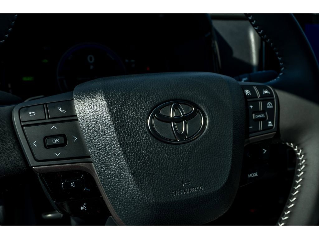 Used 2026 Toyota Camry SE FWD image 29