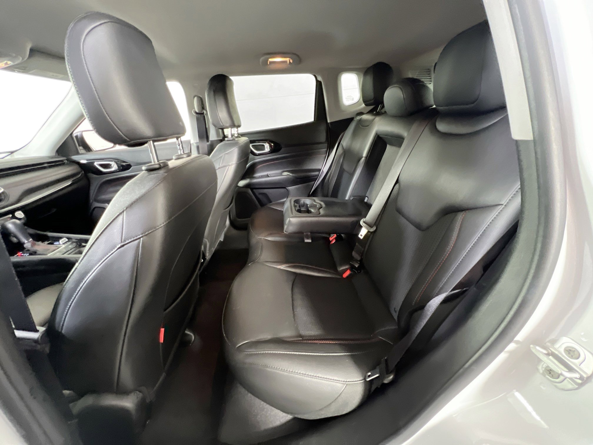 Used 2022 Jeep Compass Trailhawk w/ Trailhawk Convenience Group AWD/4WD image 23