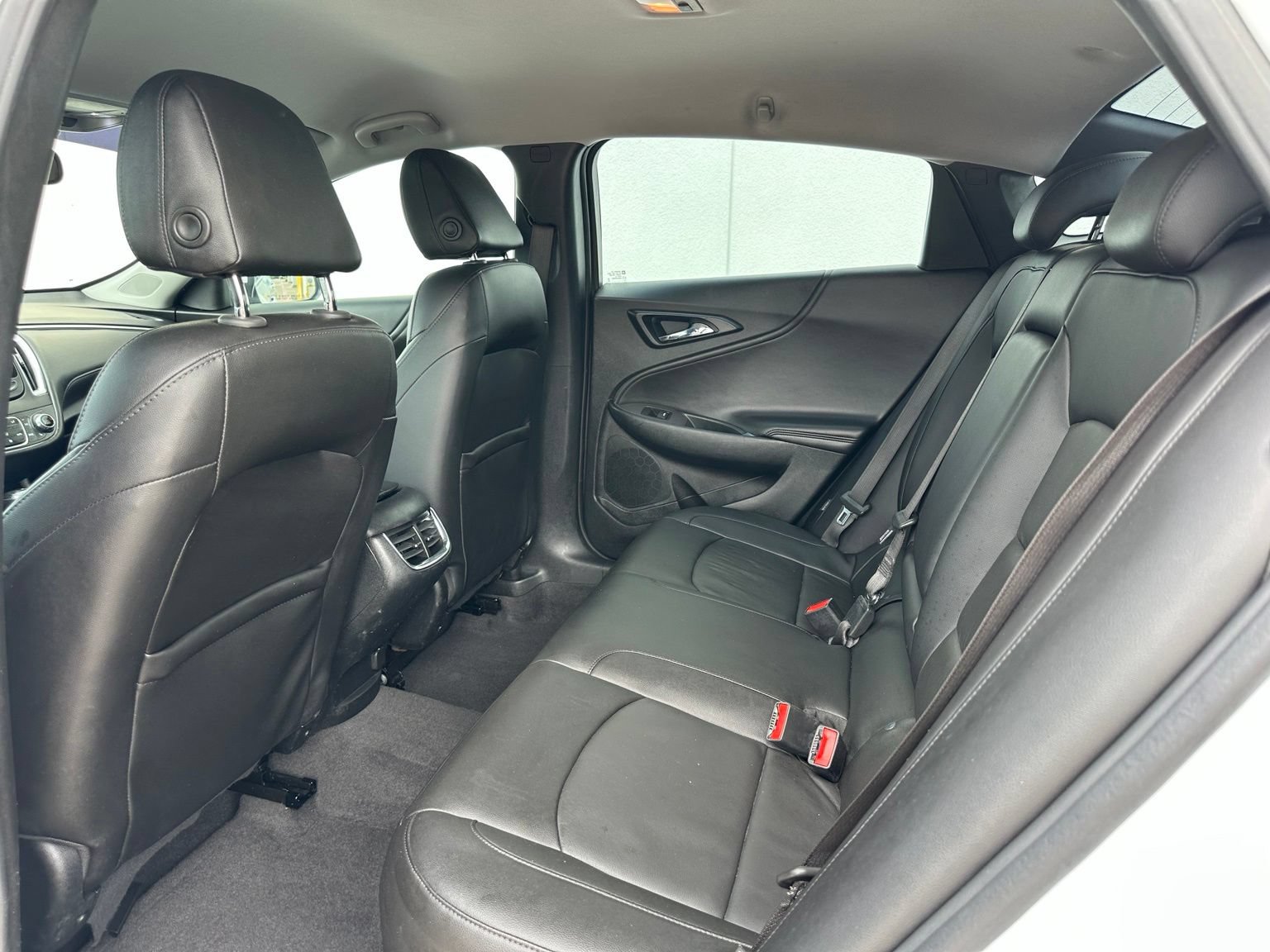 Used 2020 Chevrolet Malibu LT w/ Leather Package FWD image 15