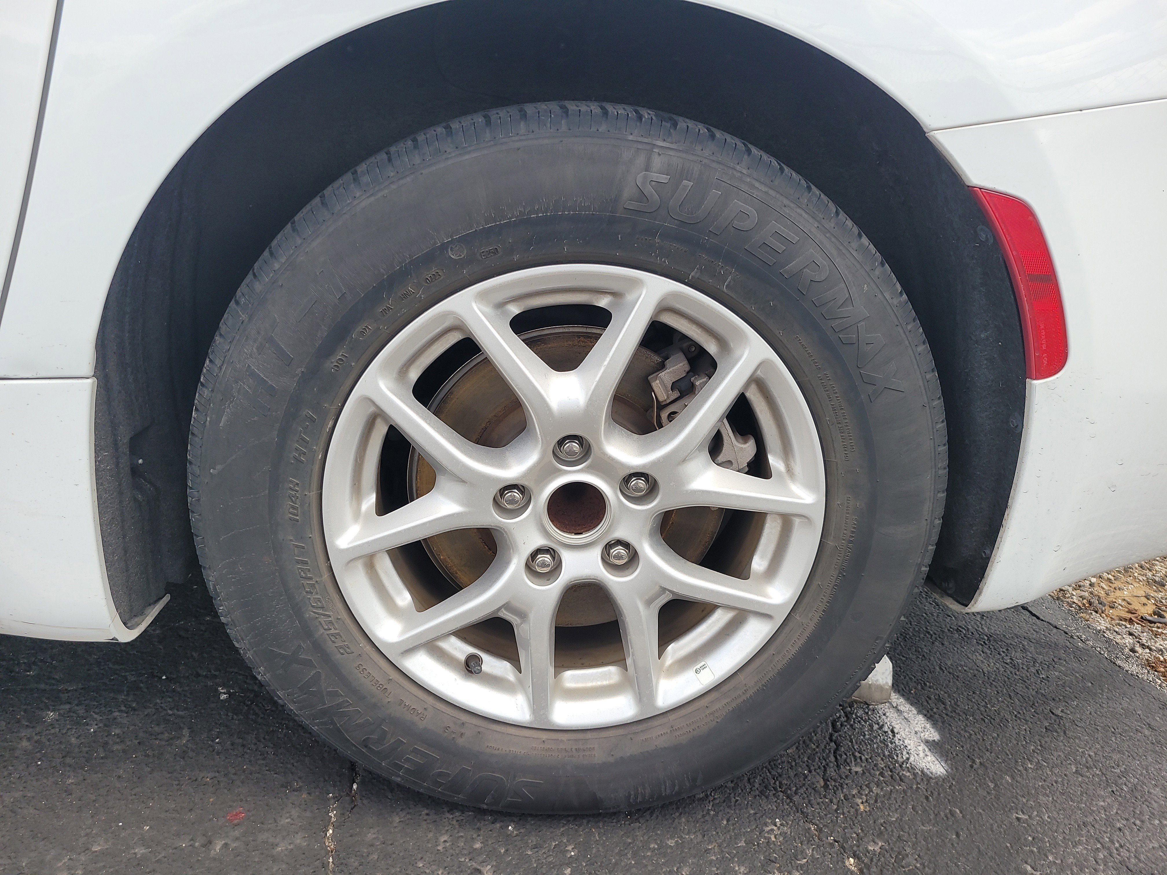 Used 2023 Chrysler Voyager LX image 8