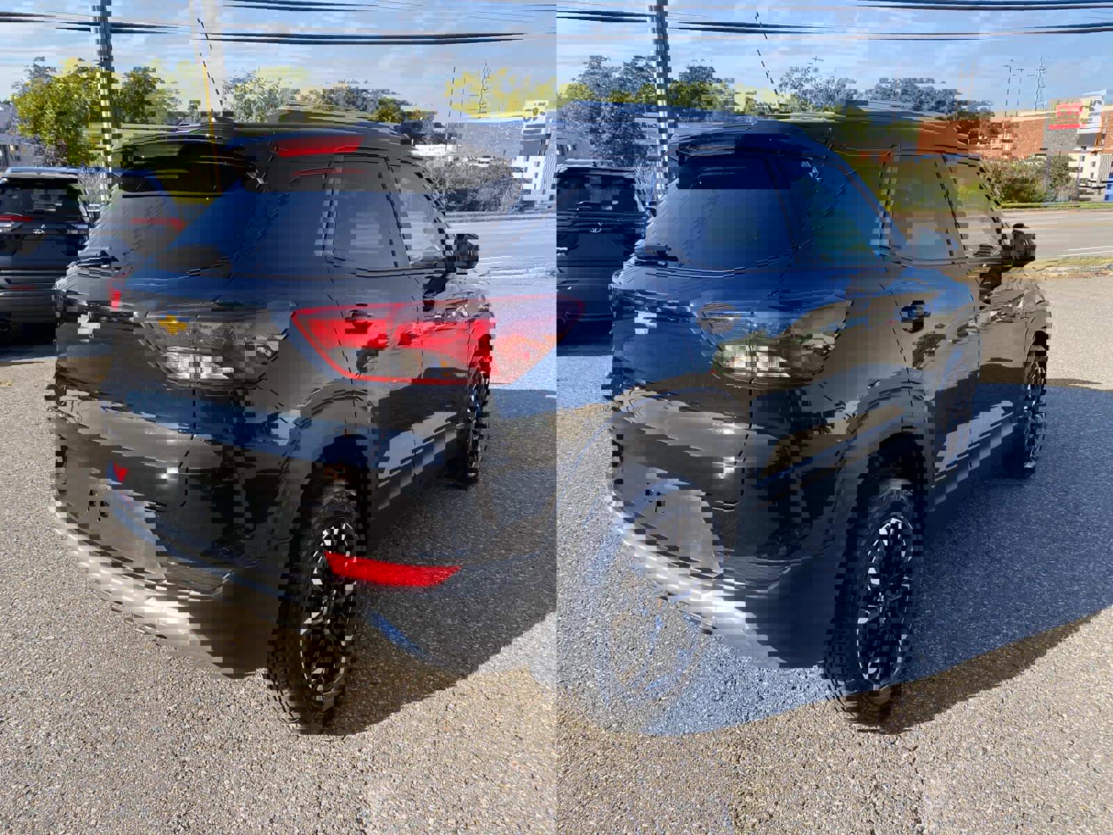 Used 2023 Chevrolet TrailBlazer LT image 3