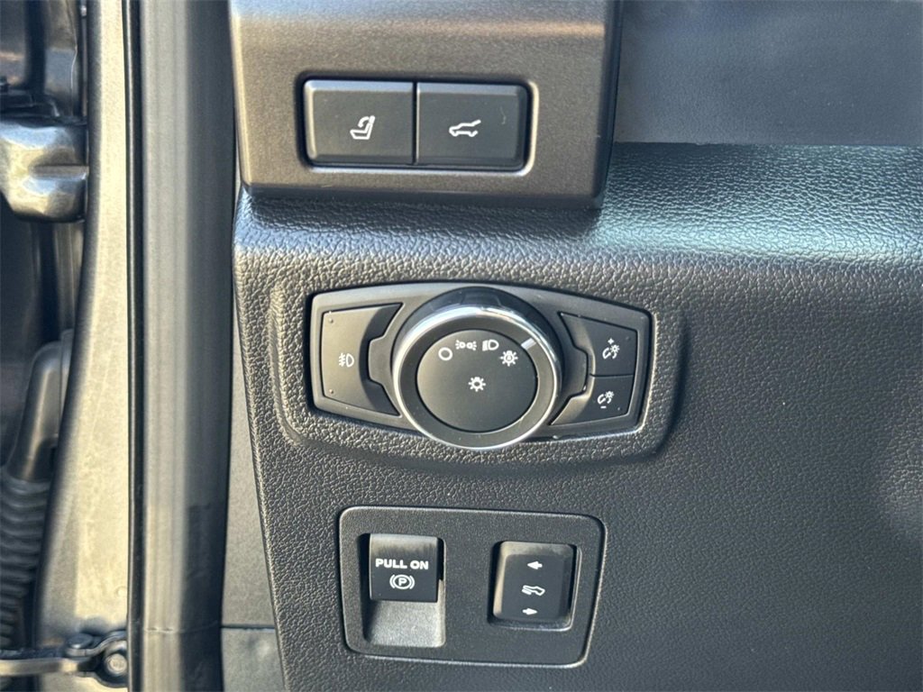 Used 2021 Ford Expedition Limited image 17