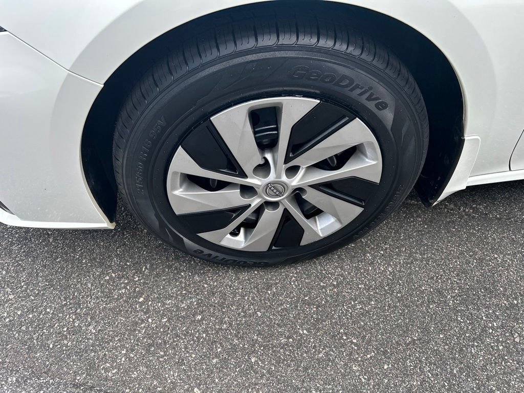 Certified 2023 Nissan Altima 2.5 S FWD image 9