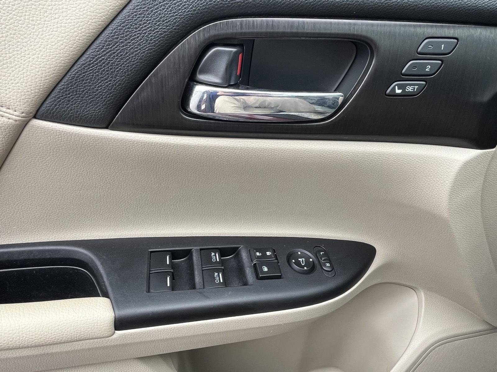 Used 2015 Honda Accord EX-L image 15