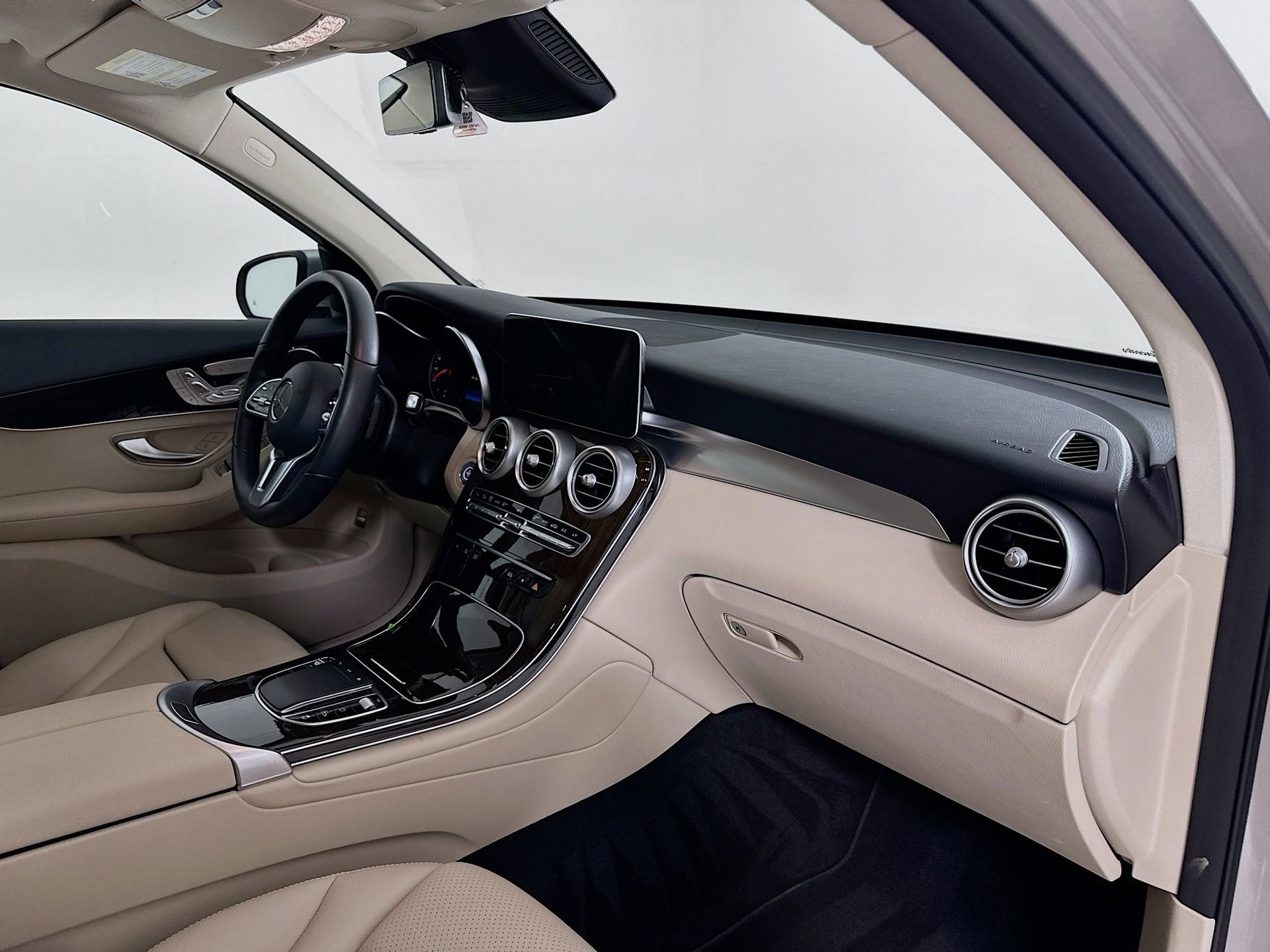 Used 2022 Mercedes-Benz GLC 300 image 30