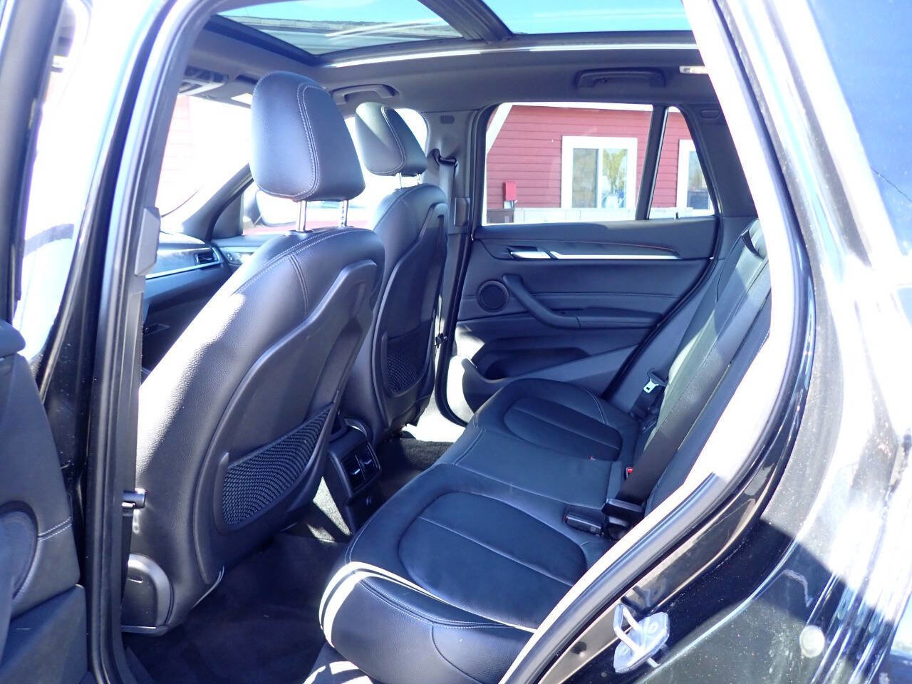 Used 2016 BMW X1 xDrive28i AWD/4WD image 9