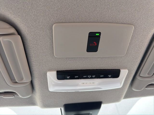 Used 2021 Nissan Kicks SR w/ SR Premium Package image 28
