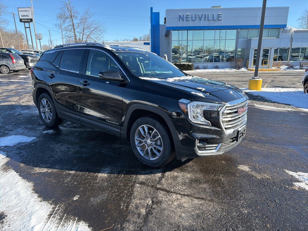 Certified 2022 GMC Terrain SLT w/ Infotainment Package II image 1