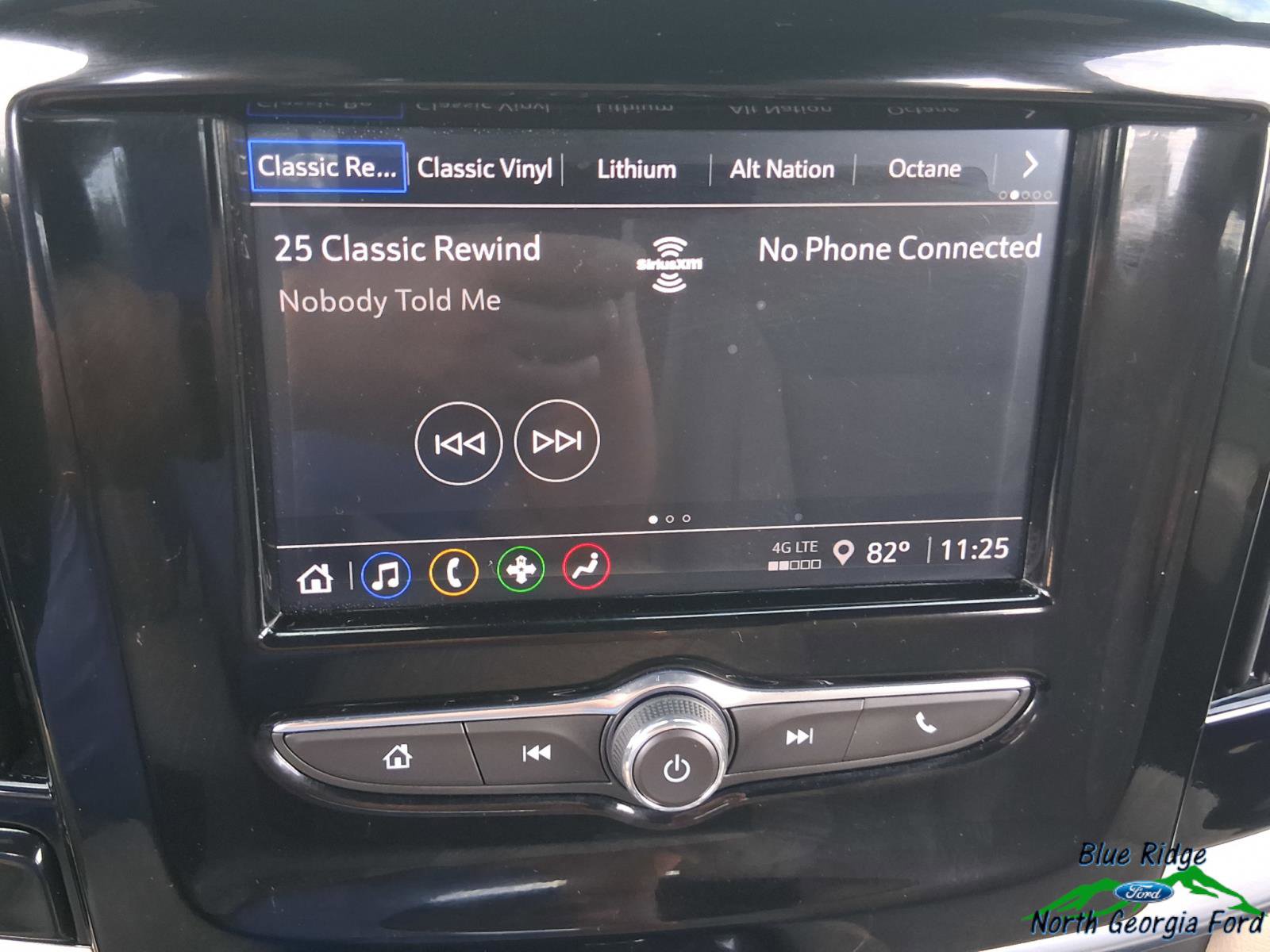 Used 2023 Chevrolet Traverse LS w/ Safety Package image 21