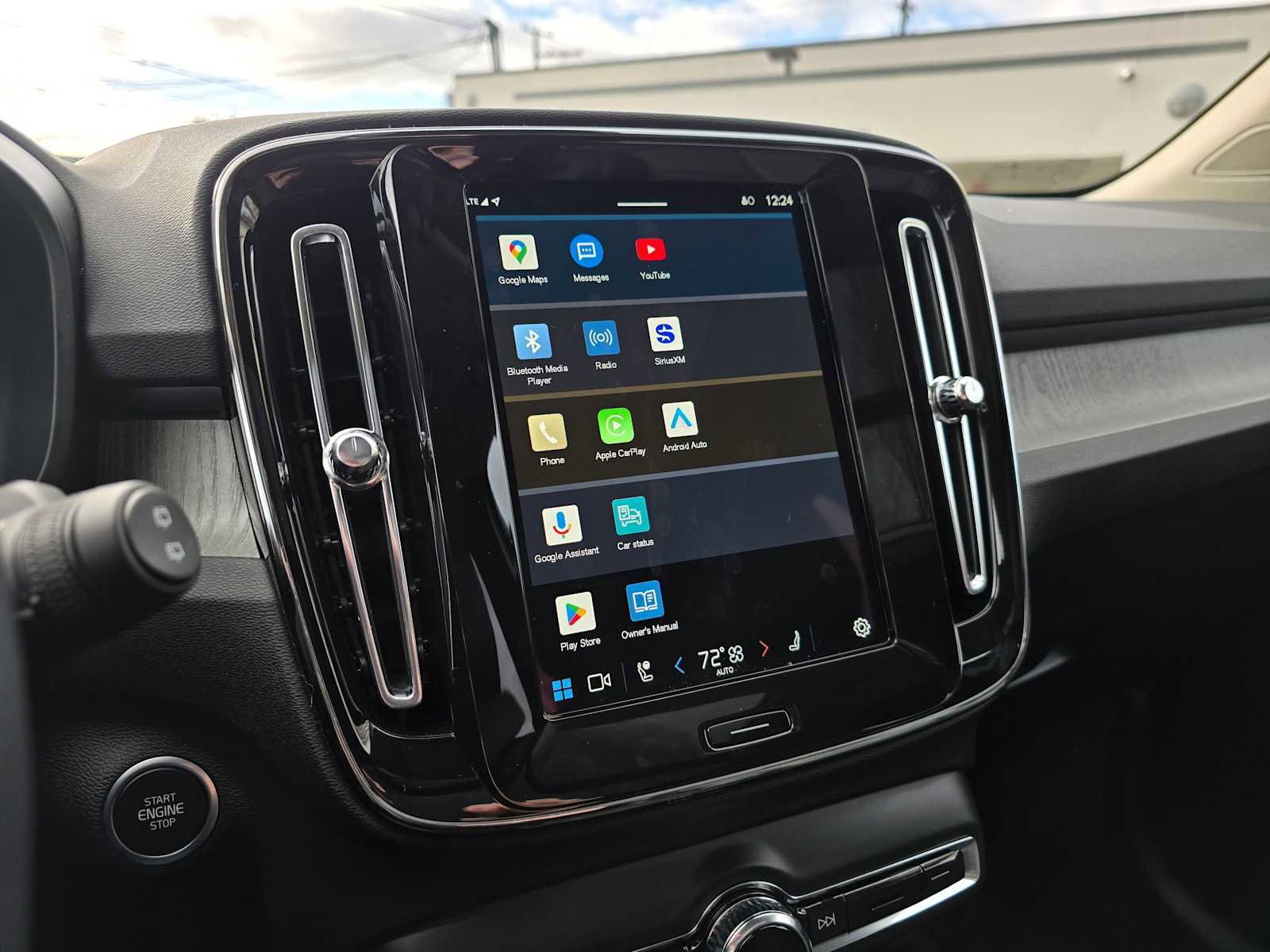 Certified 2025 Volvo XC40 B5 Core w/ Protection Package Premier image 30