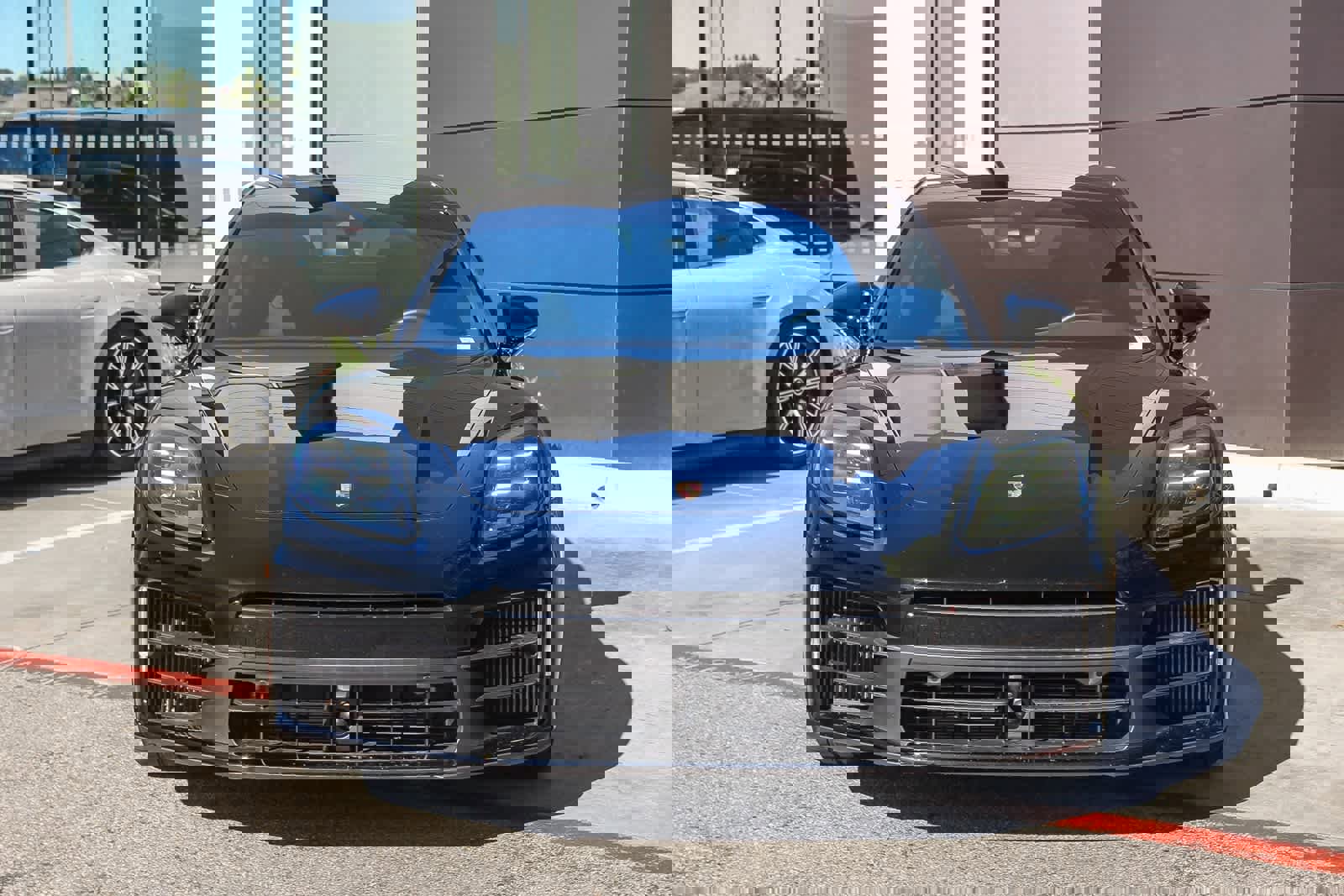 Used 2025 Porsche Panamera 4 image 2