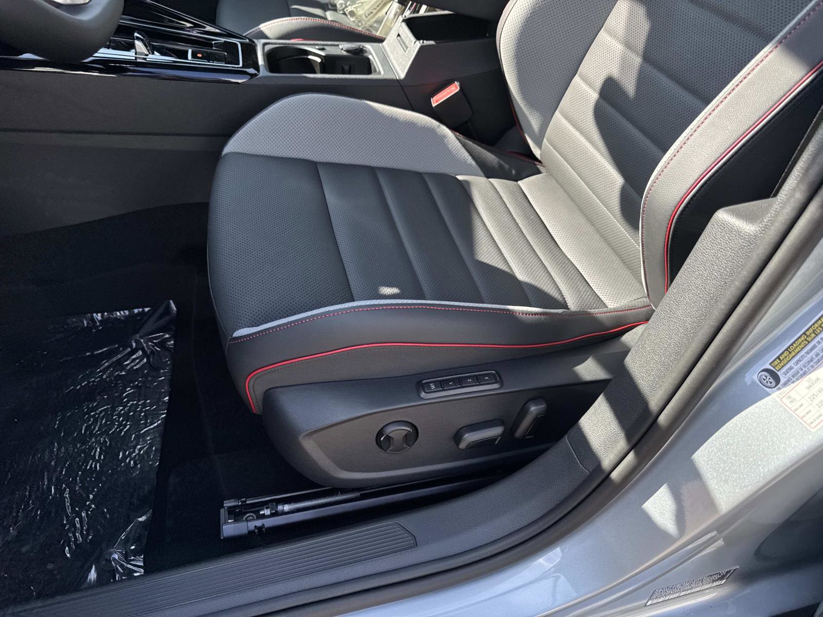 New 2025 Volkswagen GTI SE image 14