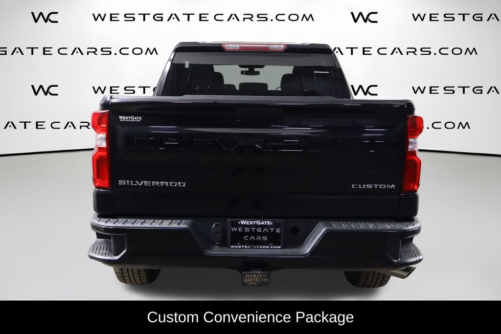 Used 2020 Chevrolet Silverado 1500 Custom w/ Custom Value Package AWD/4WD image 4