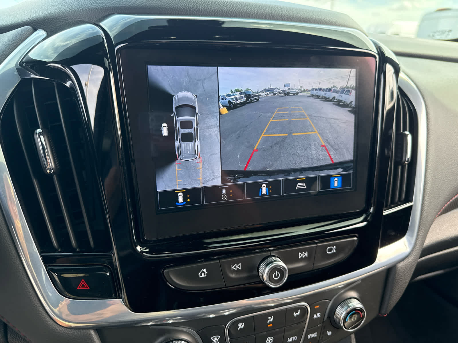 Certified 2022 Chevrolet Traverse RS w/ LPO, Floor Liner Package AWD/4WD image 21