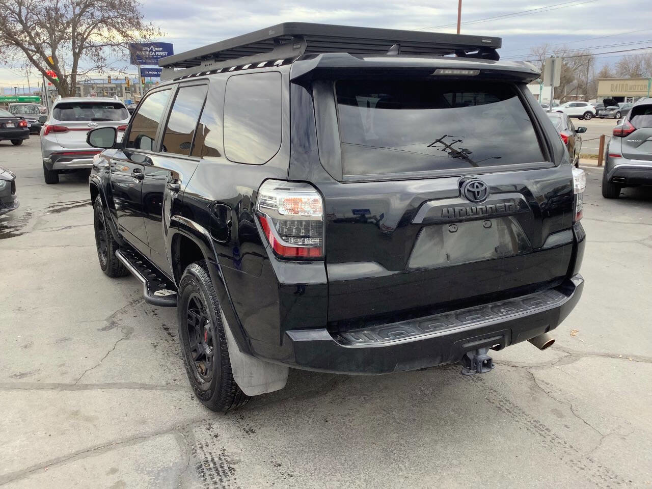 Used 2021 Toyota 4Runner Venture w/ Moonroof Package AWD/4WD image 10