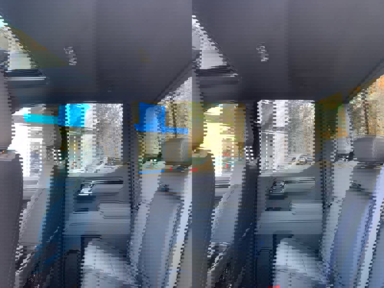 Used 2025 Chevrolet Silverado 1500 ZR2 w/ Technology Package image 30