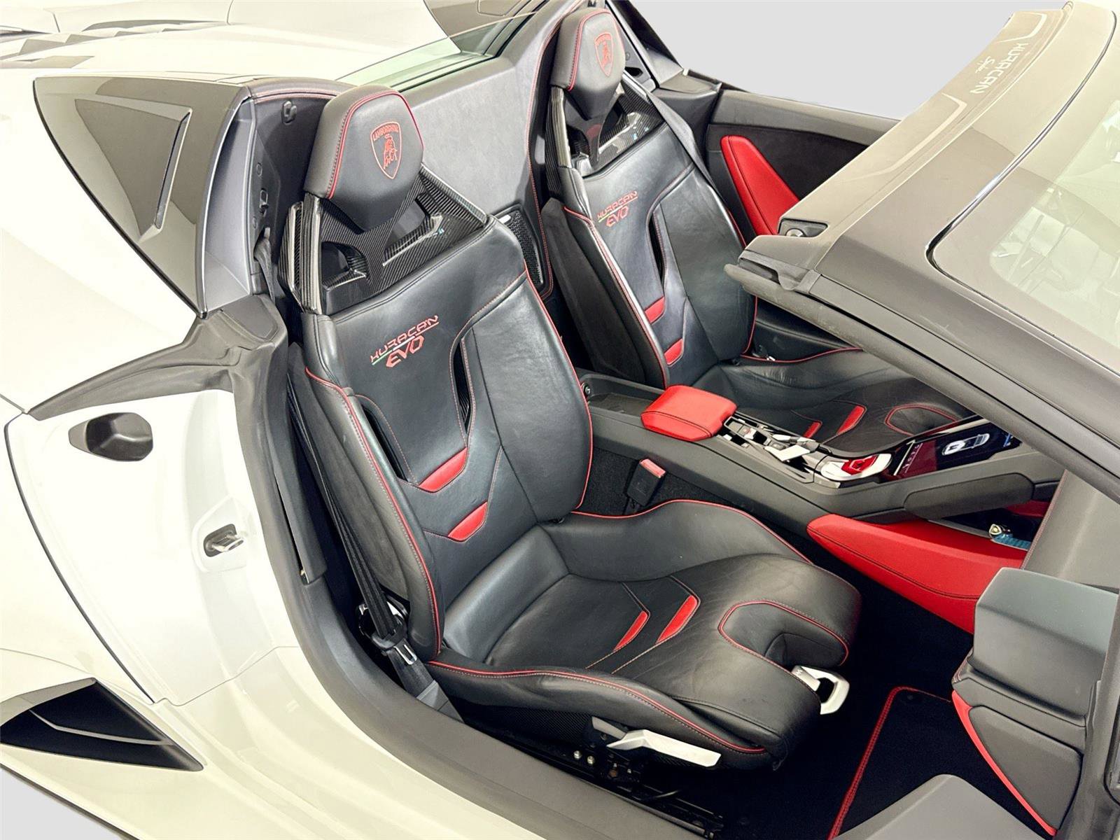 Used 2021 Lamborghini Huracan EVO RWD image 27