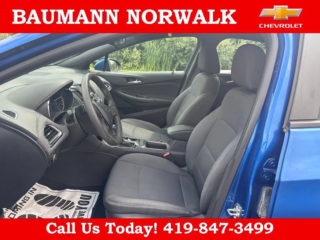 Used 2019 Chevrolet Cruze LT w/ Convenience Package FWD image 16