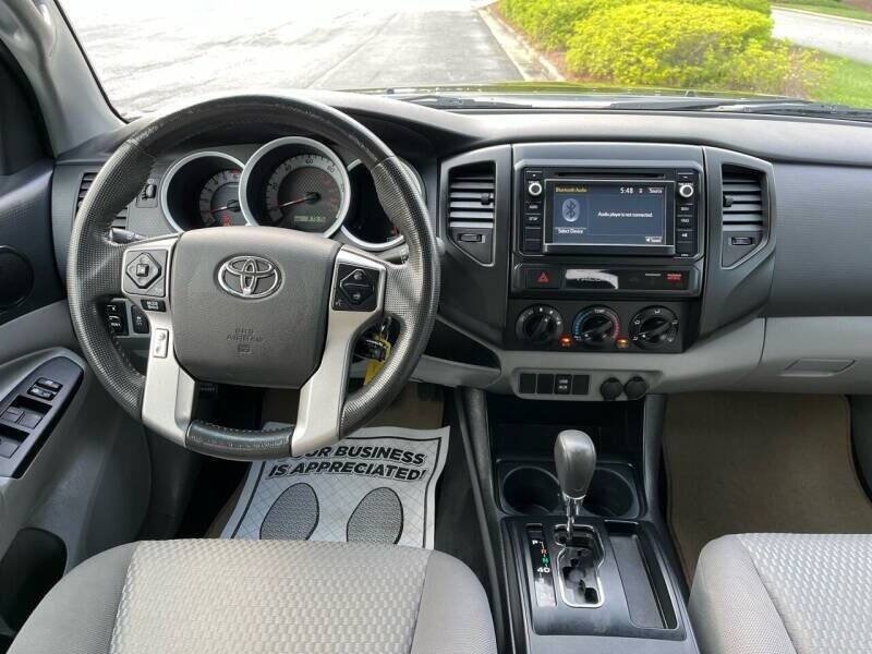 Used 2015 Toyota Tacoma PreRunner w/ Convenience Package RWD image 3