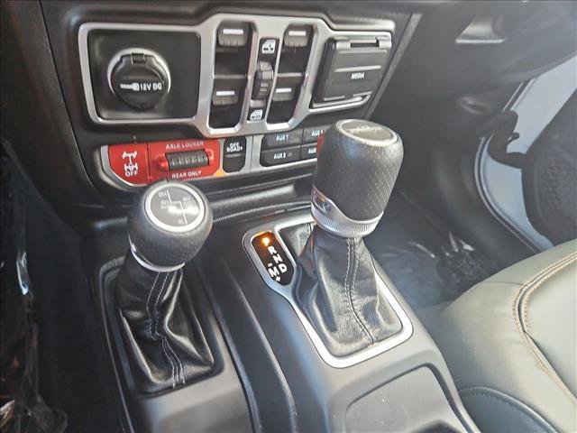 Used 2025 Jeep Gladiator Mojave AWD/4WD image 11