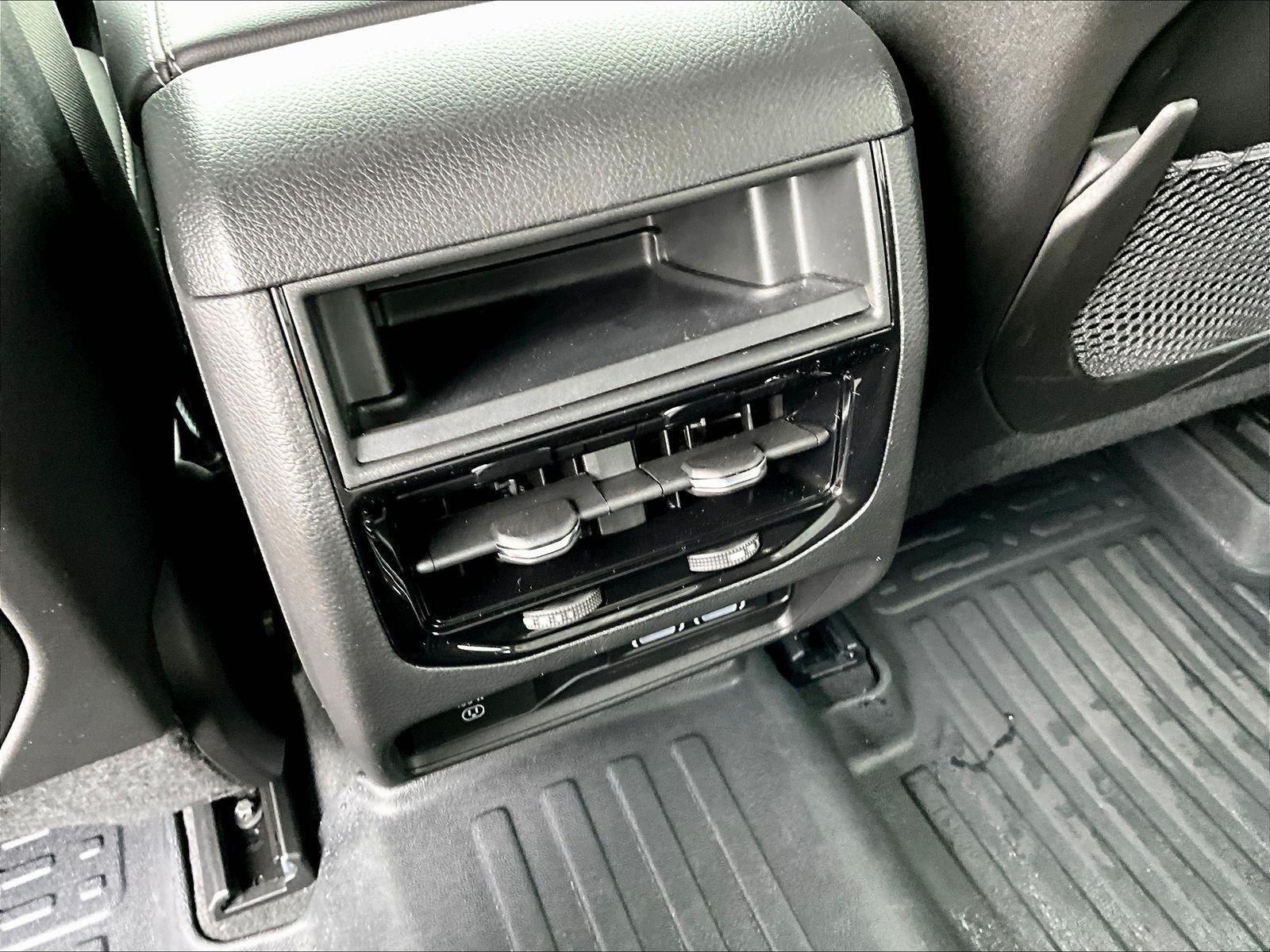 Used 2025 Jeep Grand Cherokee Laredo w/ Luxury Tech Group I AWD/4WD image 10