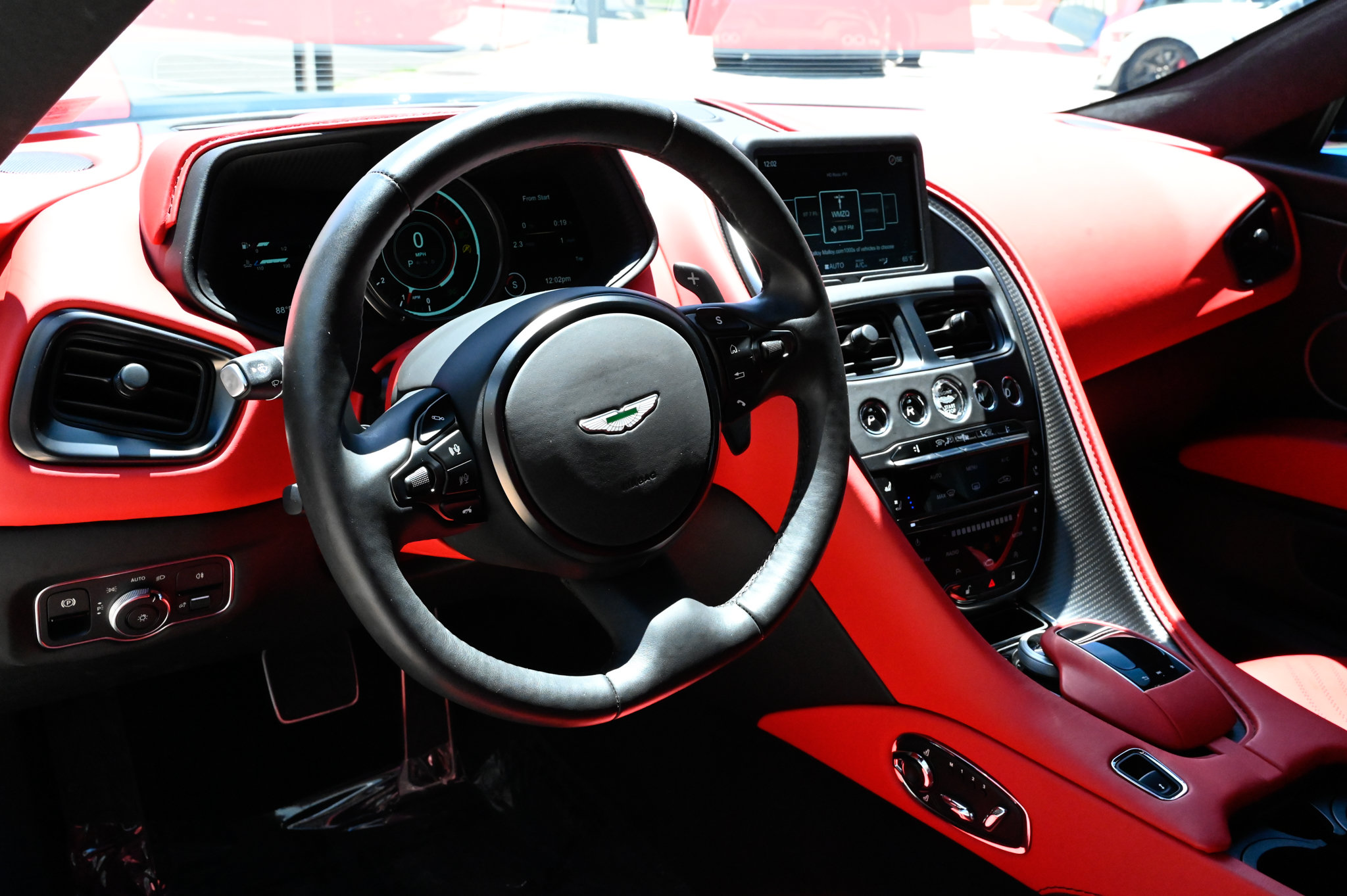 Used 2021 Aston Martin DB11 Coupe RWD image 16