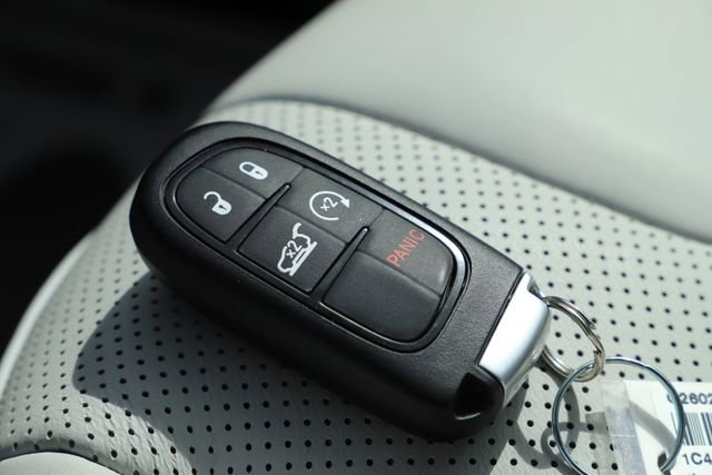 Used 2019 Jeep Cherokee Limited AWD/4WD image 35