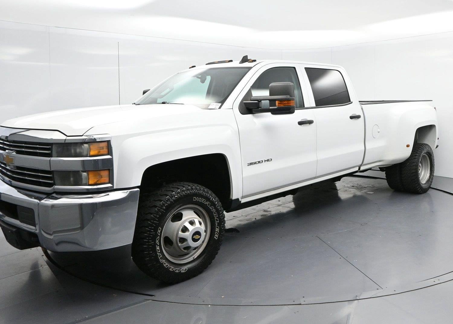 Used 2015 Chevrolet Silverado 3500 W/T w/ WT Convenience Package RWD image 3
