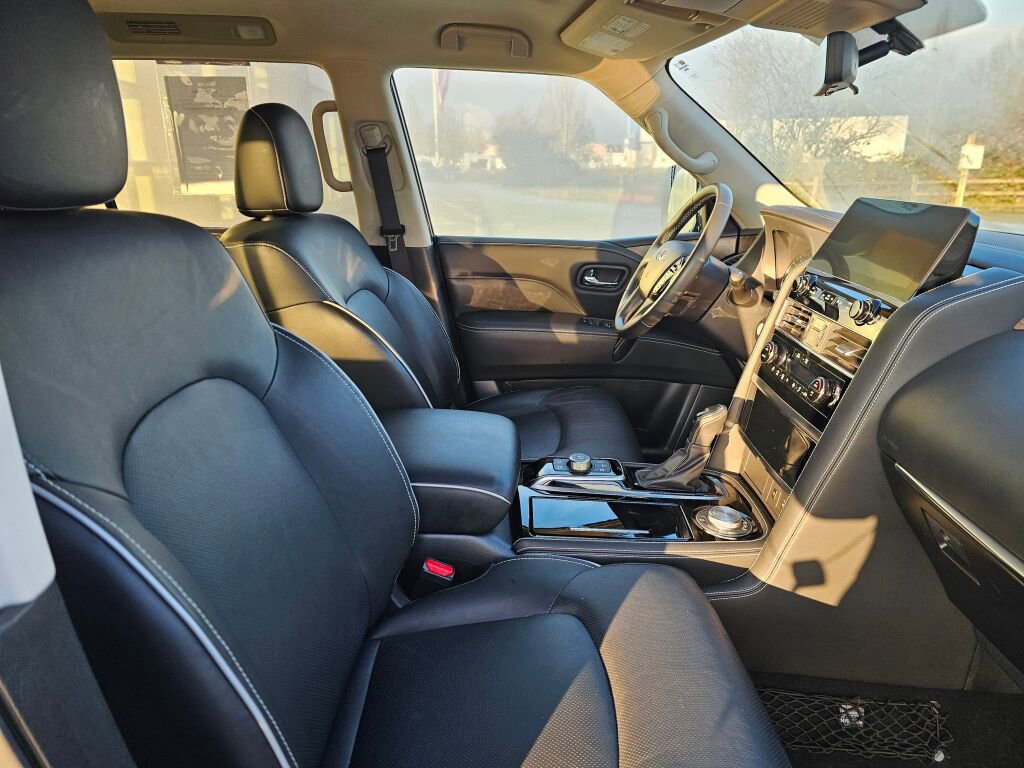Used 2024 INFINITI QX80 Premium Select w/ Cargo Package image 11