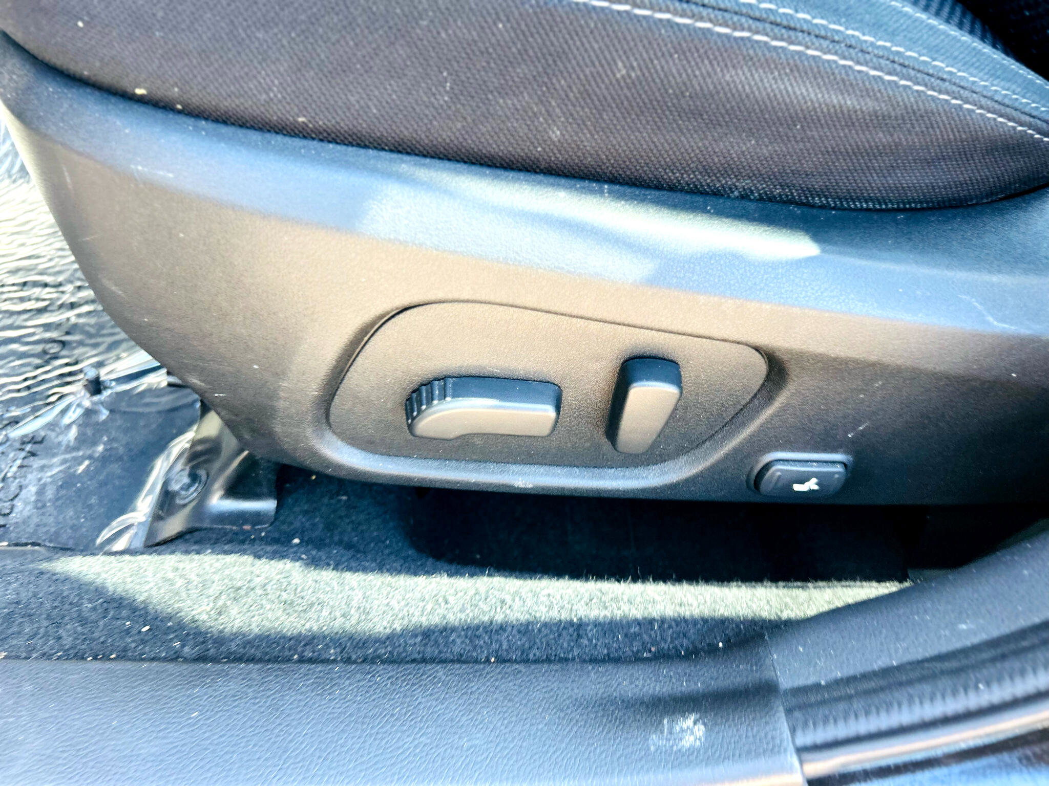 Used 2017 Subaru Forester 2.5i Premium w/ All-Weather Package image 25