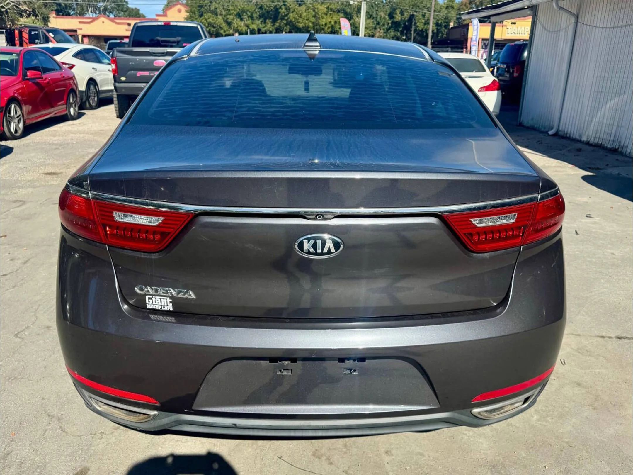 Used 2018 Kia Cadenza Premium image 16