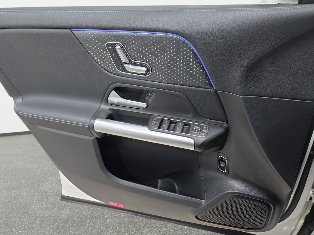 Used 2025 Mercedes-Benz GLA 250 4MATIC image 25