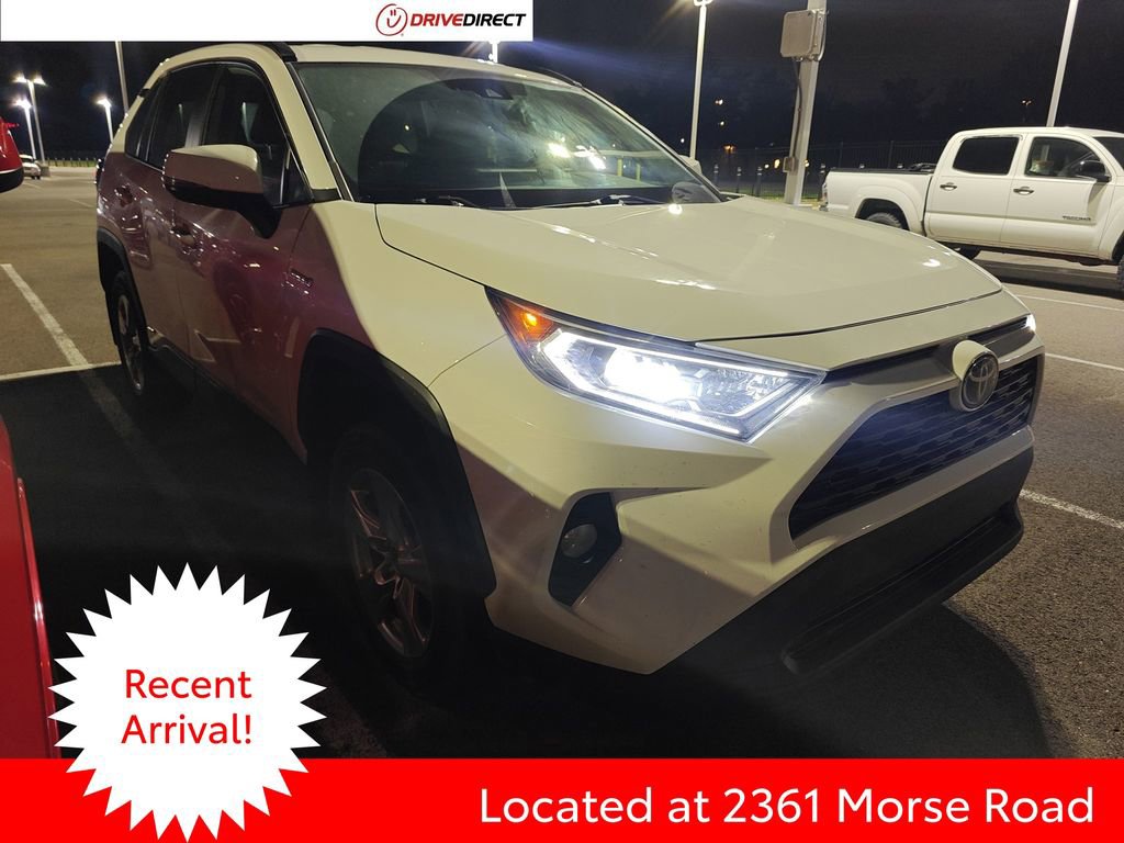 Used 2021 Toyota RAV4 XLE w/ XLE Grade Weather Package image 1