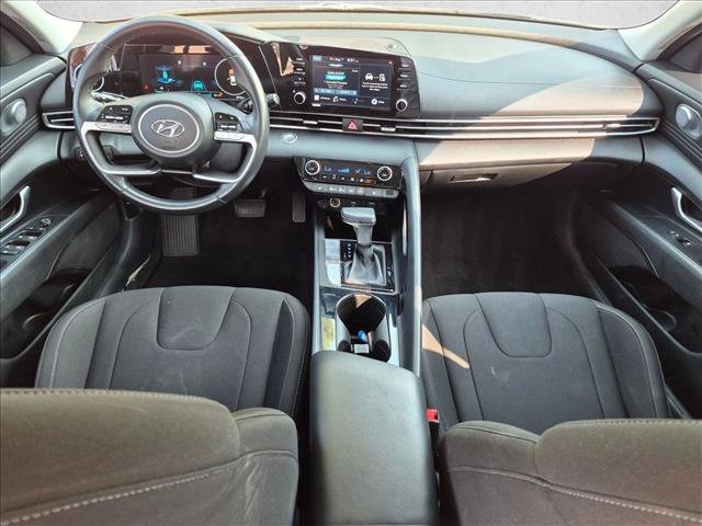 Used 2022 Hyundai Elantra SEL w/ Convenience + Premium Package FWD image 17