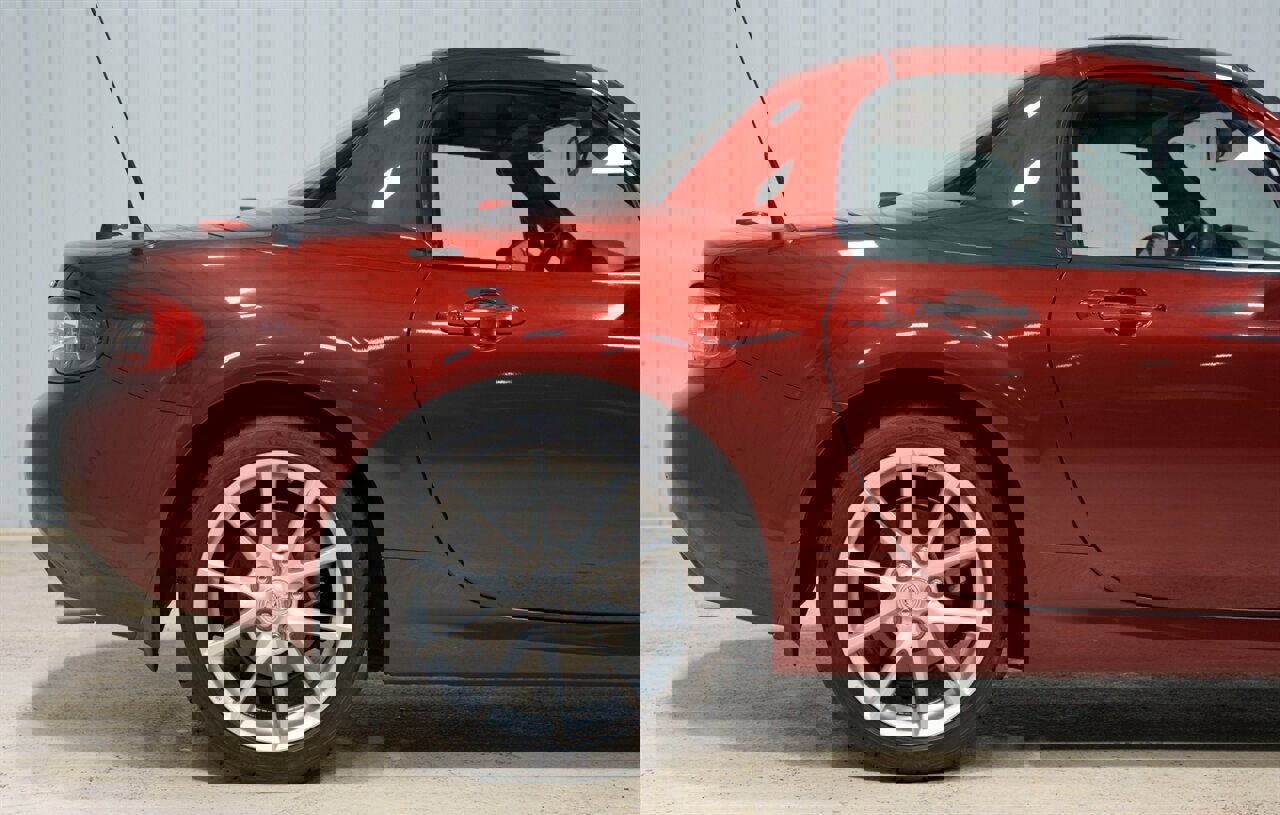 Used 2009 MAZDA MX-5 Miata Grand Touring w/ Premium Pkg image 12