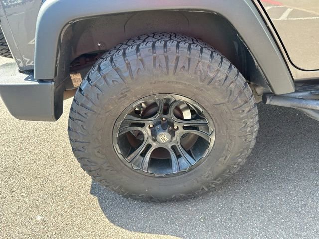 Used 2014 Jeep Wrangler Unlimited Rubicon w/ Connectivity Group AWD/4WD image 6