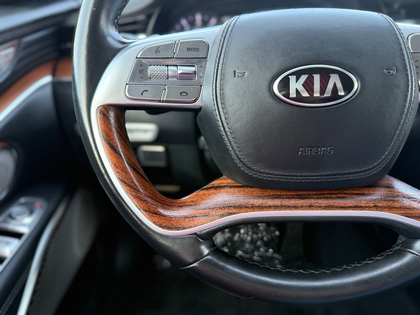 Used 2020 Kia K900 Luxury AWD/4WD image 25