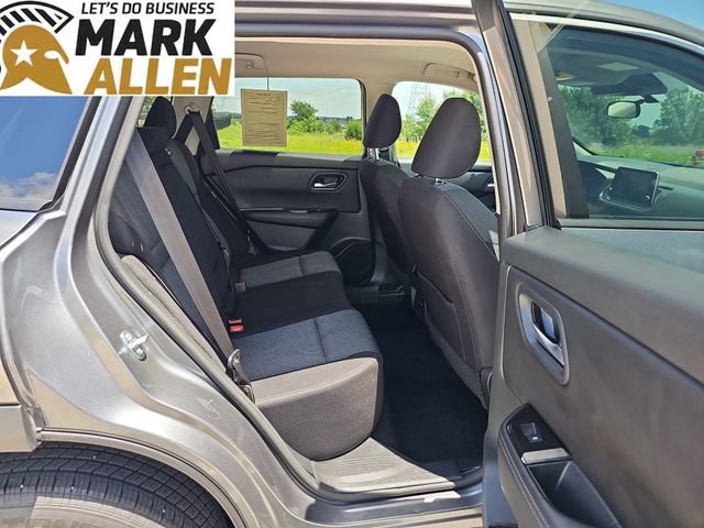 Used 2025 Nissan Rogue SV FWD image 26