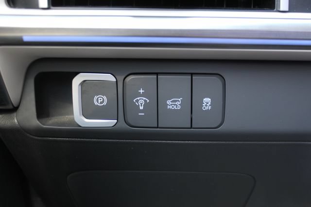 Used 2025 Hyundai Santa Fe Limited AWD/4WD image 16