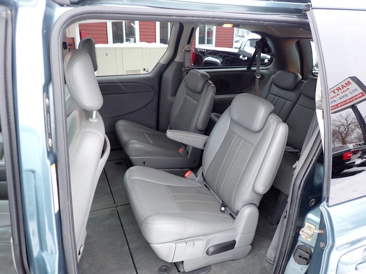 Used 2005 Chrysler Town & Country Touring w/ Luxury Group image 8