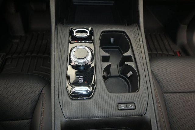 Used 2026 Jeep Cherokee Limited AWD/4WD image 9