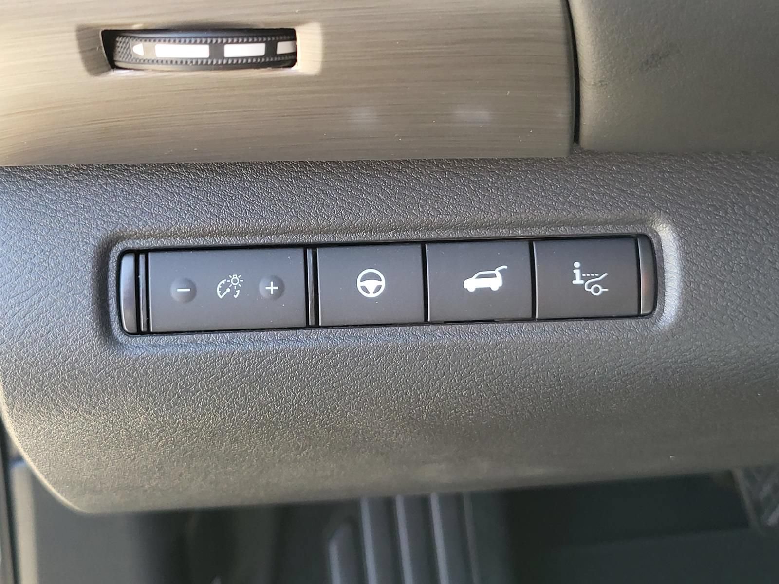 Certified 2025 Nissan Pathfinder Platinum w/ Cargo Package FWD image 27