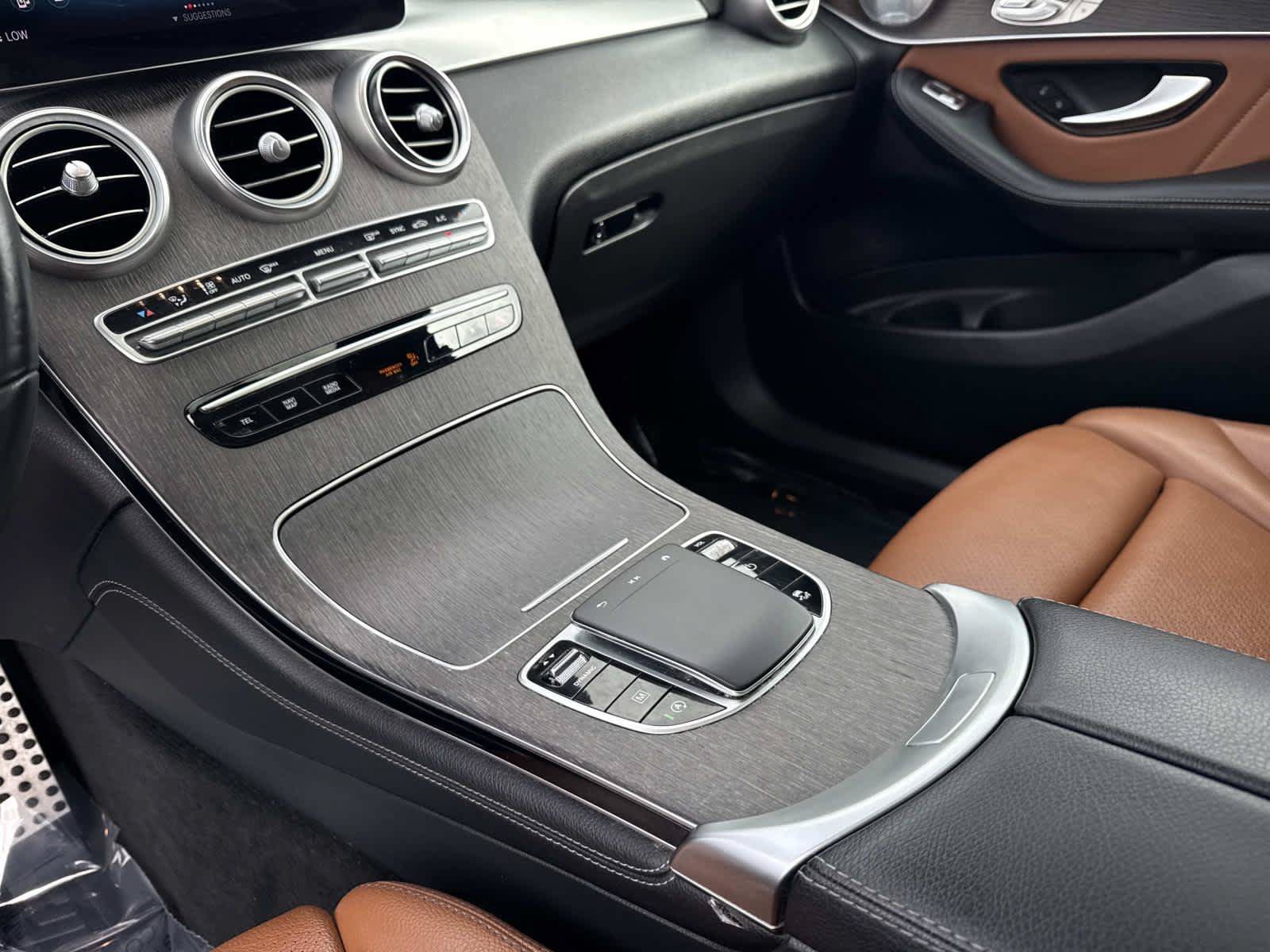 Used 2020 Mercedes-Benz GLC 300 4MATIC image 32