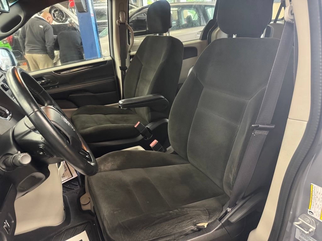 Used 2015 Dodge Grand Caravan SE FWD image 35