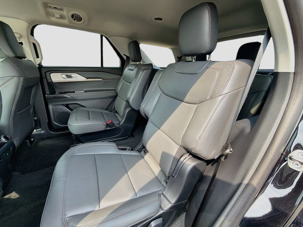 Used 2026 Ford Explorer Active w/ Active Comfort Package AWD/4WD image 24