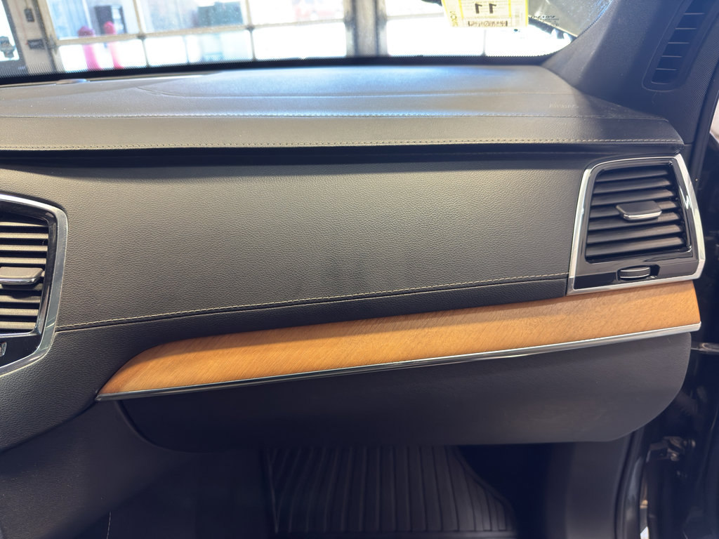 Used 2018 Volvo XC90 T6 Inscription w/ Convenience Package image 24