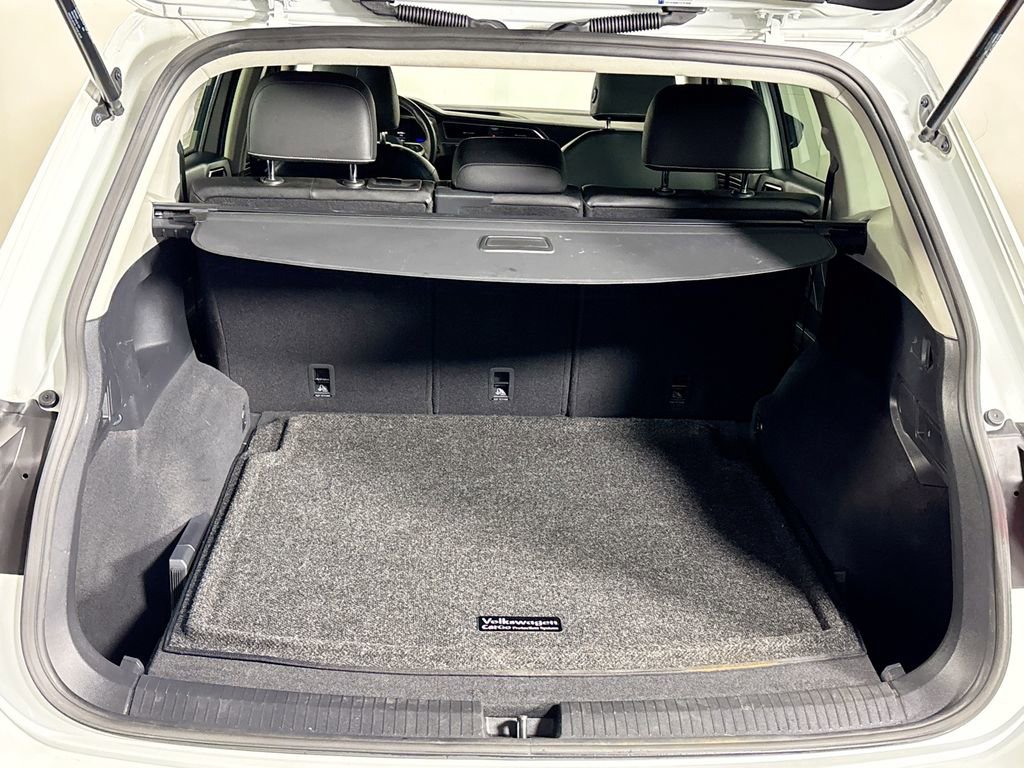 Certified 2023 Volkswagen Tiguan SE w/ Panoramic Sunroof Package image 22